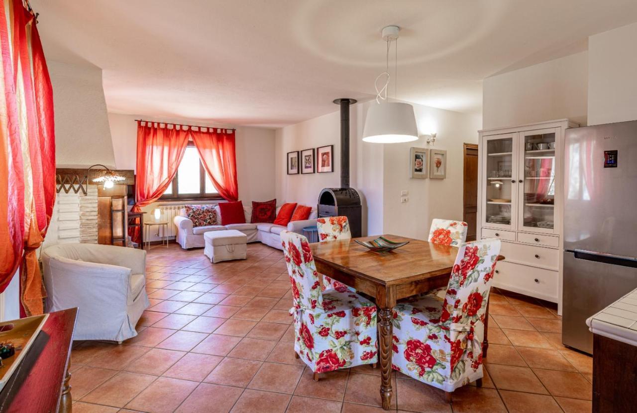 Casa Vacanze Colonnata Губбіо Екстер'єр фото